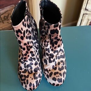 Cute leopard heels